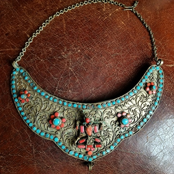 Vintage necklace Tibetan goddess bib Nepali gold tone boho bohemian - Picture 5 of 9